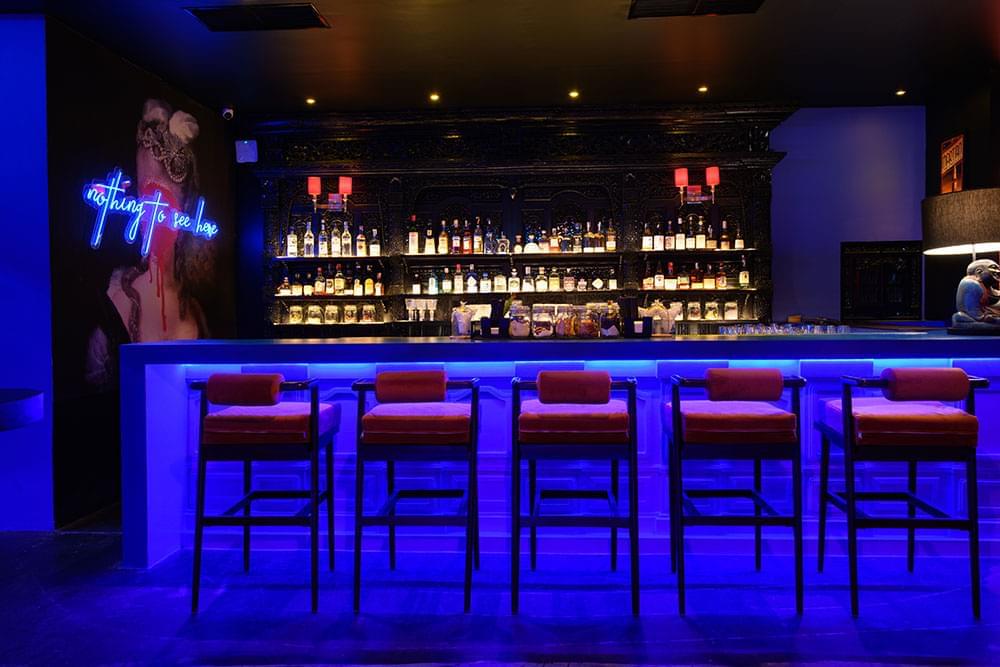 BLUE CLUB &amp; LOUNGE