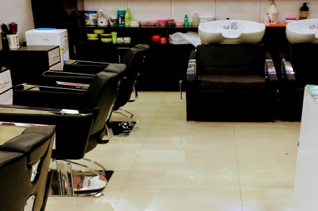 Hair 'N' Care Unisex Salon
